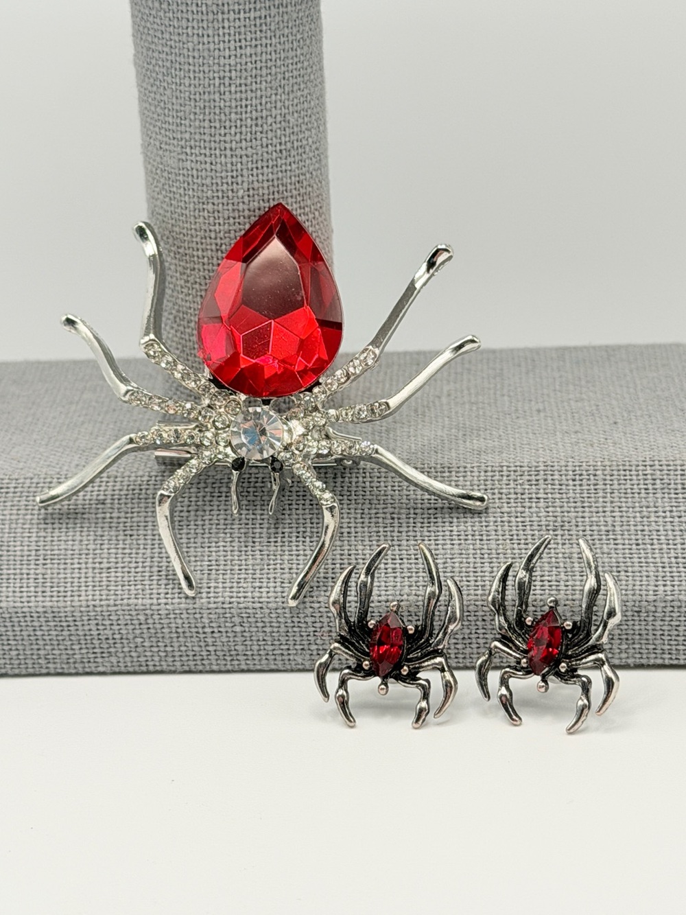 SPIDER Brooch w/Red Rhinestone Center & Spider Earrings *New*